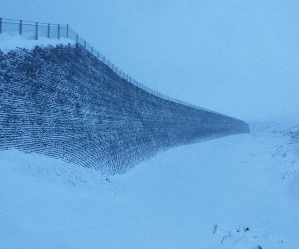 avalanche wall