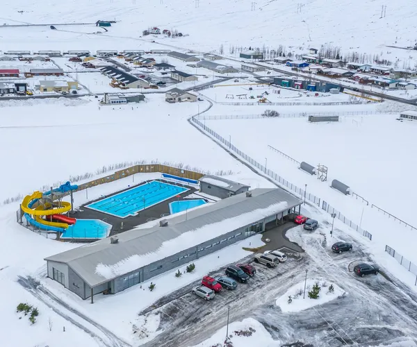 pool winter